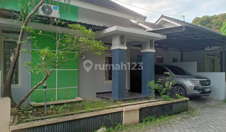 Disewakan Rumah Bagus siap pakai
Lokasi :  Fajar Indah 1
