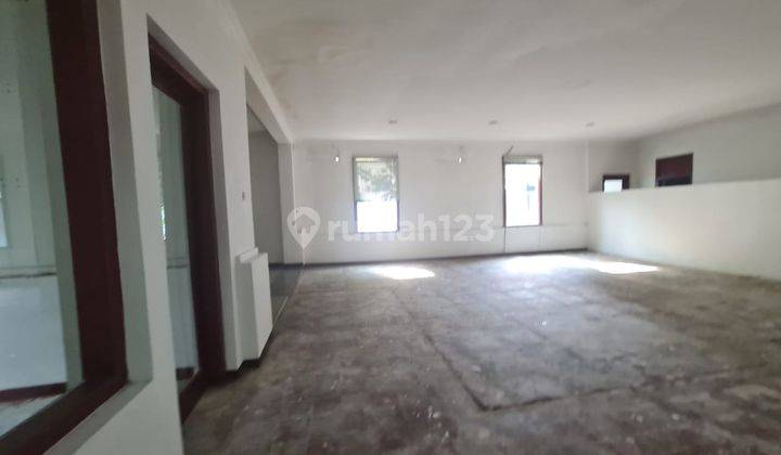 Rumah strategis pinggir jalan dr.rajiman laweyan solo, cocok untuk kantor atau ruang usaha, 7
