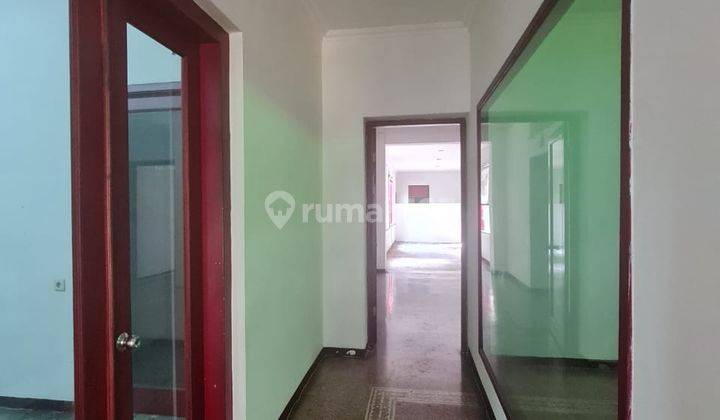 Rumah strategis pinggir jalan dr.rajiman laweyan solo, cocok untuk kantor atau ruang usaha, 6