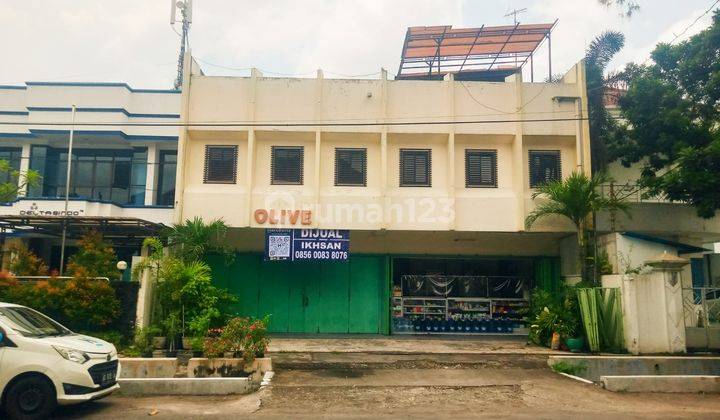 Dijual Ruko 2 unit jejer + Rumah tinggal, lokasi strategis di Mangkubumen solo 2