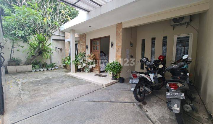 Rumah bagus minimalis lokasi favorit jalan bunga solo baru 2