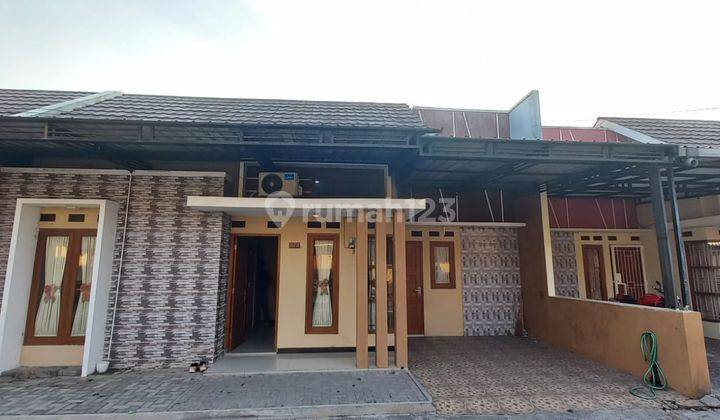 Dijual Rumah Bagus Full Furnished
Lokasi : Cluster di Gedongan 1