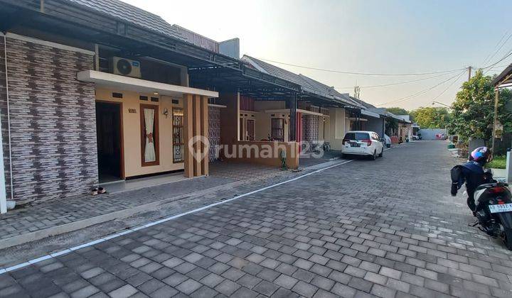 Dijual Rumah Bagus Full Furnished
Lokasi : Cluster di Gedongan 2