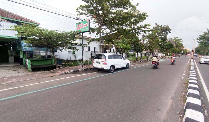 Dijual Ruko Siap Pakai 
Pinggir Jalan Utama
Lokasi: Tengah Kota Purworejo 2