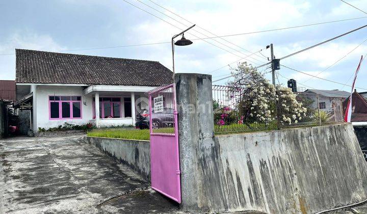 Dijual Villa Siap Pakai
Lokasi: Tawangmangu
Status: SHM
Pemandangan Top  1