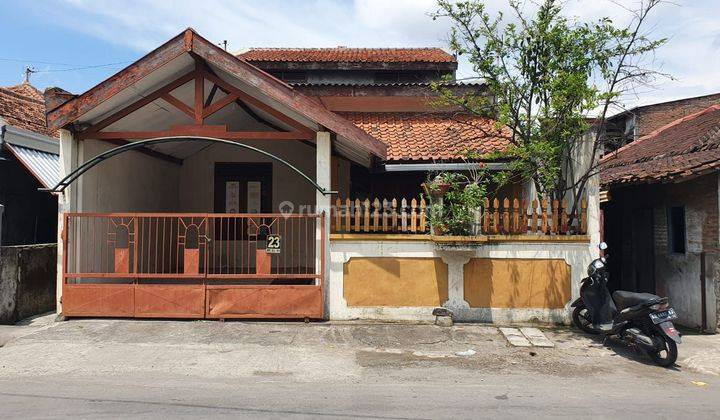 Rumah siap pakai di cemani solo dekat jalan dr.rajiman laweyan solo 1