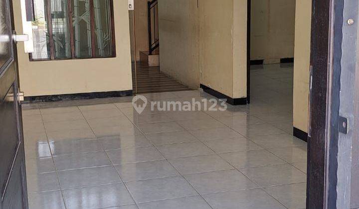 Dijual cepat rumah 1,5lantai cluster minimalis siap pakai di salah satu perumahan elit jalan raya mangesti gentan solo. 2