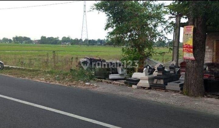 Tanah Di Pinggir Jalan Utama Solo - Jogja 
jalan Raya Baki, Sukoharjo 
cocok Untuk Perumahan Dan Gudang 2