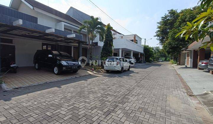 For Rent :
Rumah bagus siap pakai
Lokasi :  Cluster di Colomadu, Solo 2