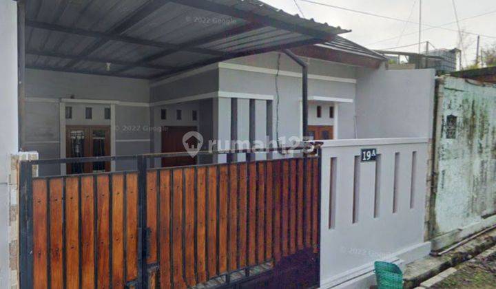 Disewakan Rumah Siap Pakai
Lokasi : Mangkubumen, Banjarsari, Solo
( dekat Manahan ) 1