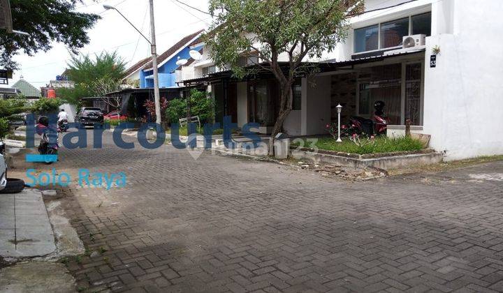 DISEWAKAN rumah siap huni full furnished di cluster bergengsi di Colomadu 2