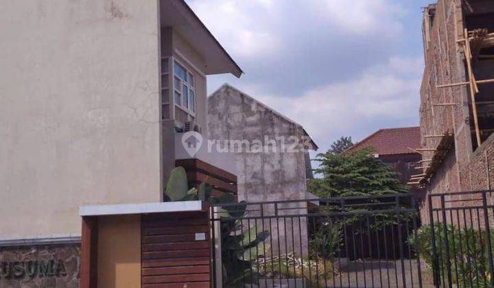 Rumah Hook Bagus 2 Lantai Tengah Kota Solo 2