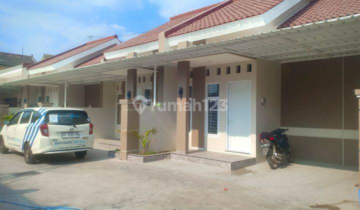 Rumah Bangunan Baru Di Cemani Solo 1