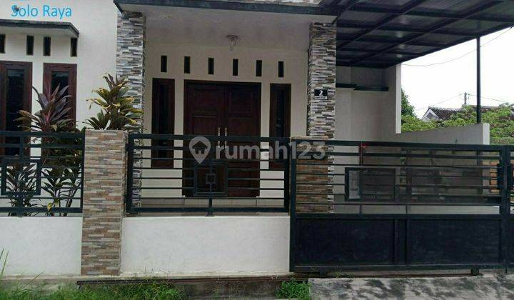 Disewakan Rumah 1,5 Lantai Siap Huni Di Cluster Di Gumpang Kartasura Solo 1