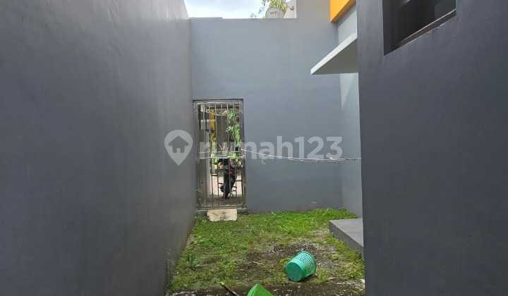 Good, Clean, Ready-to-Use Minimalist Cluster House in Solo Baru Good, Clean, Ready-to-Use Minimalist Cluster House in Solo Baru
