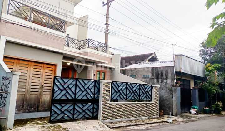 Rumah Bagus 2 Lantai Semi Furnished Siap Huni di Jajar Solo 2