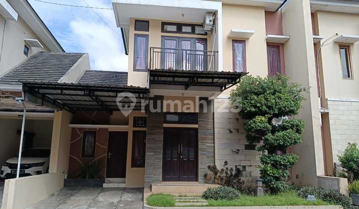 Rumah Bagus 2 Lantai Dengan Perabotan Lokasi Di Cluster Elite Di Colomadu Karanganyar Solo