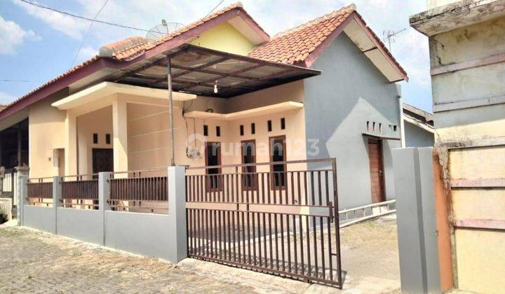 Rumah Di Nusukan Banjarsari Solo Dekat Dengan Unisri 2