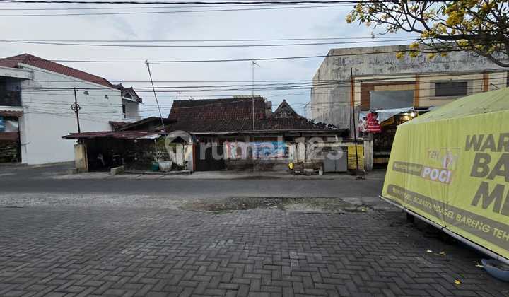 Tanah Bonus Bangunan Strategis Dekat Jalan Slamet Riyadi di Sondakan Laweyan Solo