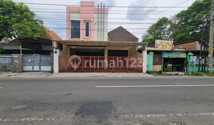 2-Storey Shop House in Penumping Laweyan Solo 2-Storey Shop House in Penumping Laweyan Solo