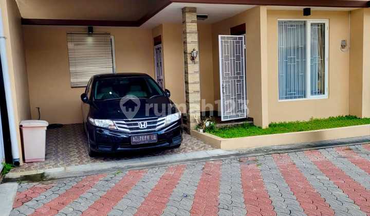 Nice House Ready to Live In, Located in Gumpang Kartasura Cluster.