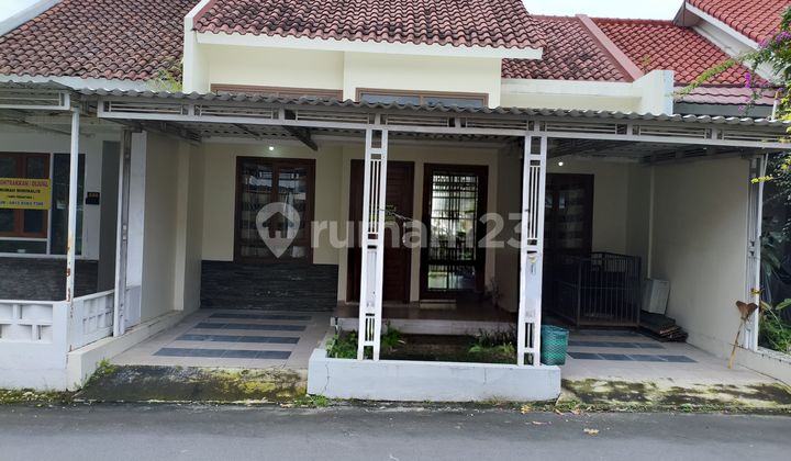 Rumah Siap Pakai di Perumahan Elite Colomadu, Solo 1
