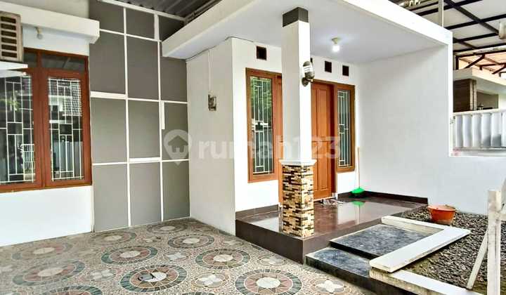 Ready-to-Occupy House in Gentan Solo