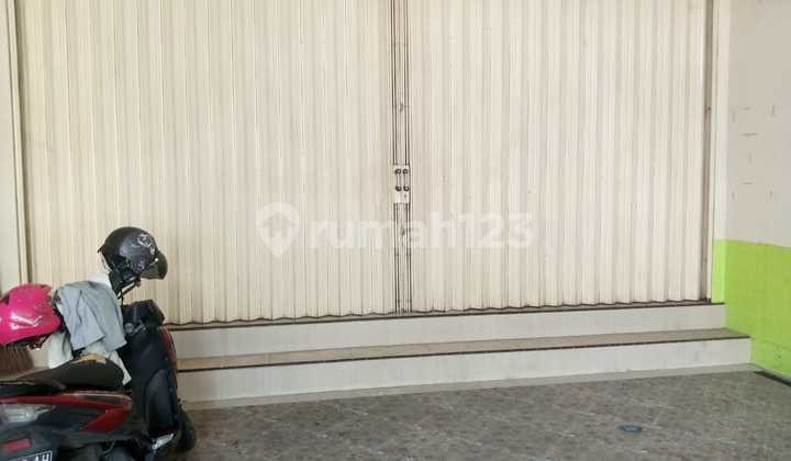 Good 3-Story Shop House Ready for Use on the Side of Kapten Mulyadi Main Road, Solo 2