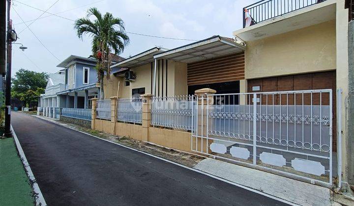 Rumah Bagus 2 Lantai Semi Furnished Di Baturan Colomadu Solo 1