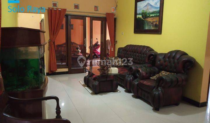 Rumah Furnished 2 Lantai Tengah Kota Di Banjarsari Solo 2