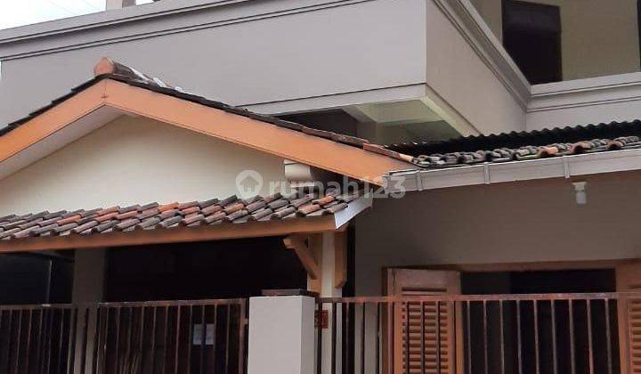 Rumah Bagus 2 Lantai
siap Pakai Di Dekat Luwes Kartasura Solo 2