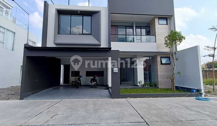 Rumah Mewah Bagus Pesan Bangun 3 Lantai Di Cluster Colomadu Solo