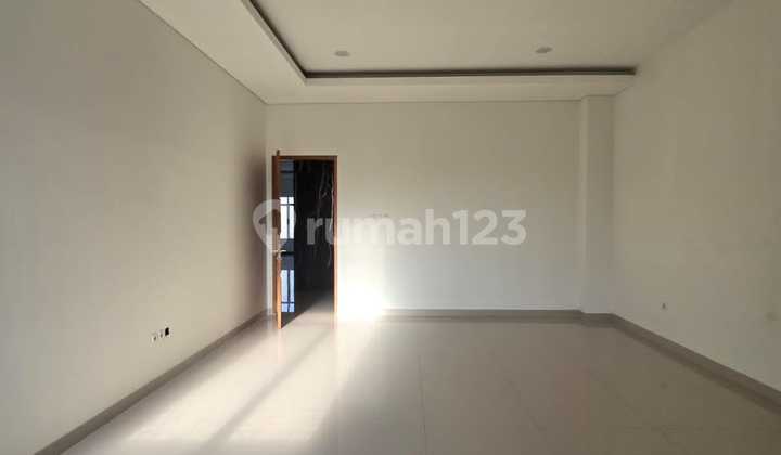 For Rent New 3-Story Shop House in Solo City Center - Near Jl Veteran Serengan 2