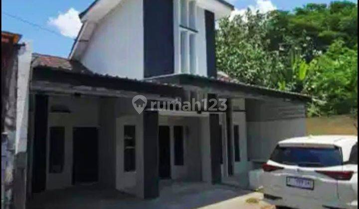 Rumah Bagus Siap Pakai Di Gentan Solo  1