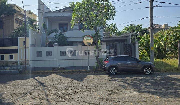 Rumah 2 Lantai Siap Pakai Security 24 Jam Di Perumahan Elite Solo Baru 1