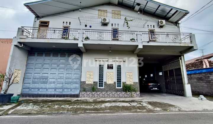 Rumah Siap Pakai 2 Lantai Ada Lapangan Futsal Di Banyuanyar Solo 1