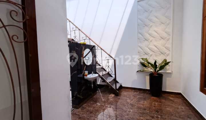 Rumah Bagus 1½ Lantai Renovasi Seperti Baru Di Perumahan Di Gentan Solo 2