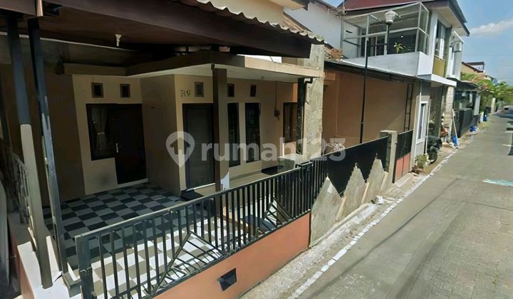 Minimalist House Near Luwes Gentan Solo