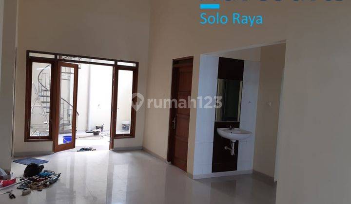 Rumah Minimalis Modern Siap Huni Di Cluster Solo Baru 2