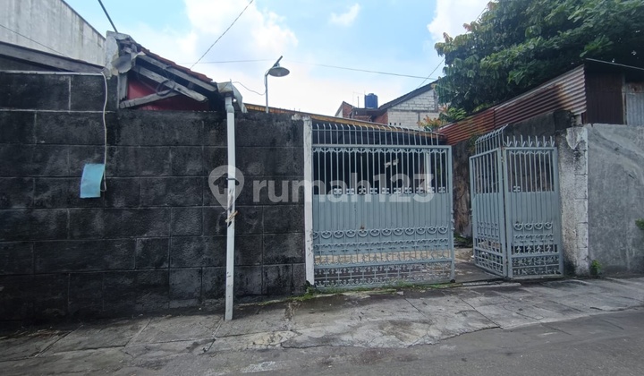Rumah Strategis Pinggir Jalan Utama 5 Menit Dari Pusat Kota Solo Lokasi Nusukan Banjarsari