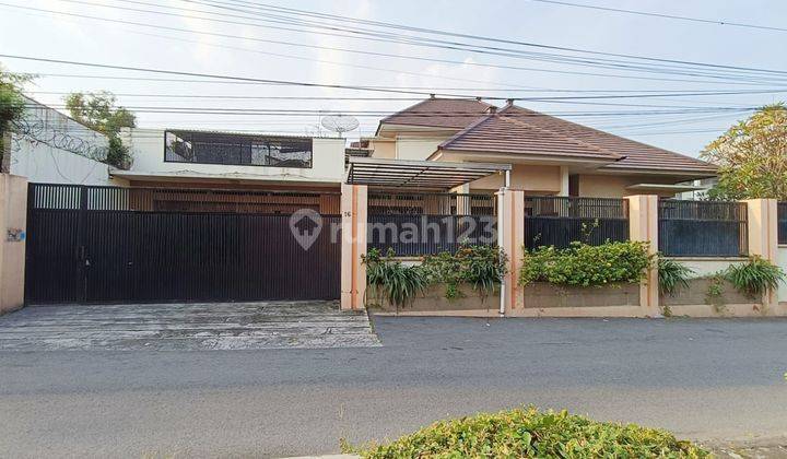  Rumah Bagus 2 Lantai Lokasi Jajar Laweyan Solo 1