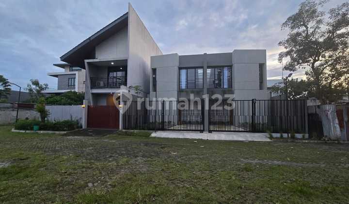 Rumah Baru Modern Minimalis di Perumahan Dekat Pakuwon Mall Solo Baru