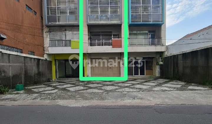 3-Story Shop House Ready for Use, Central City Solo Location