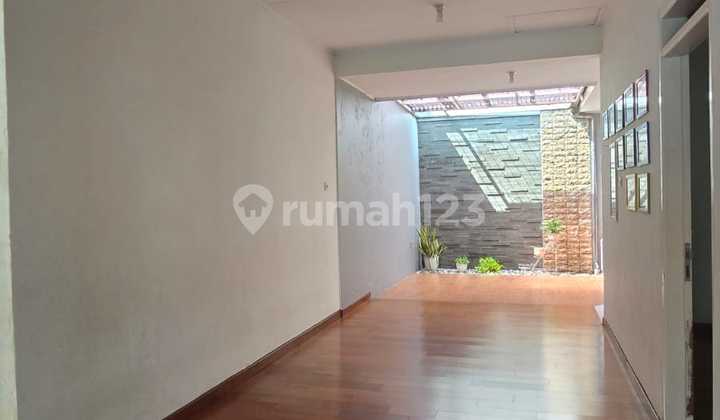 Affordable Ready-to-Use House with Prime Location in a Housing Estate Near Solo Baru 2