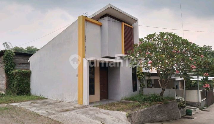 Rumah Minimalis di Dalam Cluster Mojosongo Dekat Pusat Kota Solo dan Akses Tol
