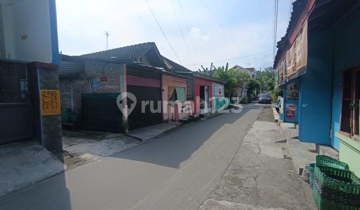 Rumah Hitung Tanah Lokasi Di Sumber Banjarsari Solo