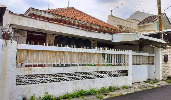 Rumah Hitung Tanah Lokasi Nyaman Di Jalan Gajah Mada 1