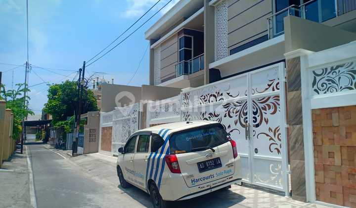 New House Near Solo Paragon Located in Mangkubumen Solo 2