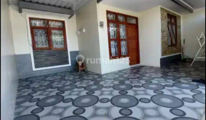 Rumah Bagus Furnished di dekat Solo Baru 1