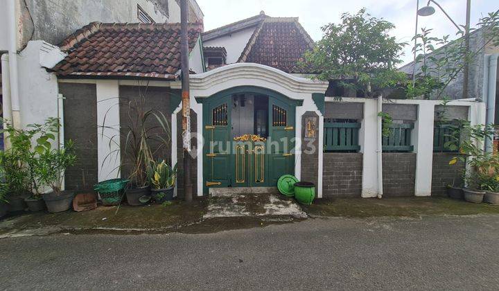 Rumah Murah Tengah Kota Full Furnished Di Gilingan Banjarsari Solo Suasana Etnik Jawa Dengan Joglo 1